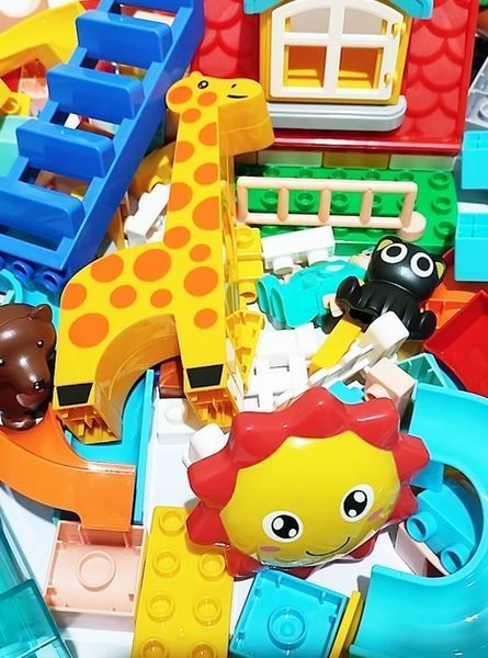 Building Blocks Set 255 Pieces Fun Slides for Kids