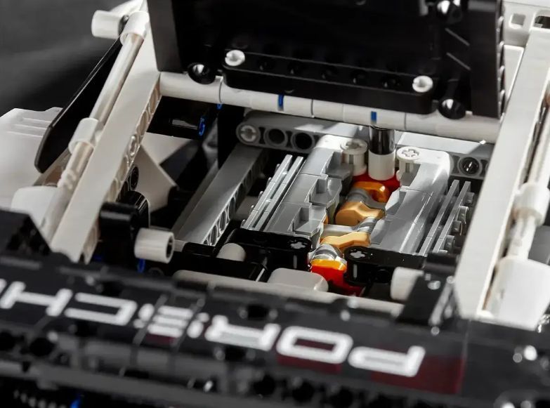 Technic Porsche 911 RSR Building Set
